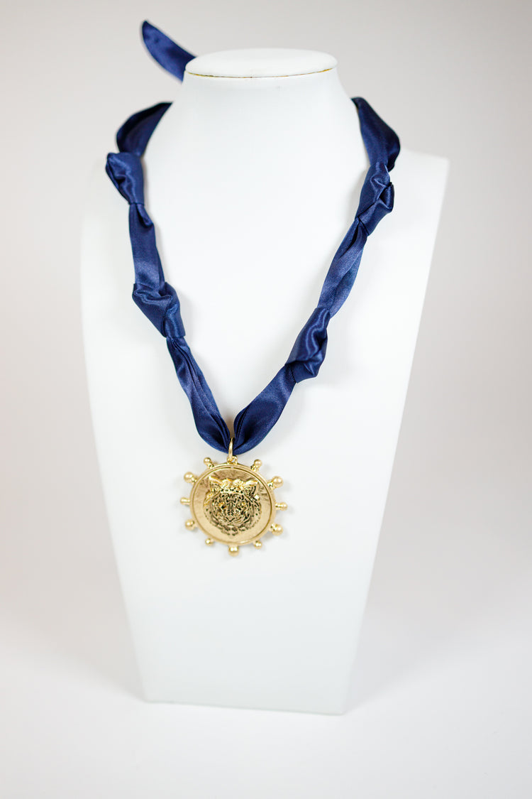 Tiger Head Pendant Scarf Necklace Set