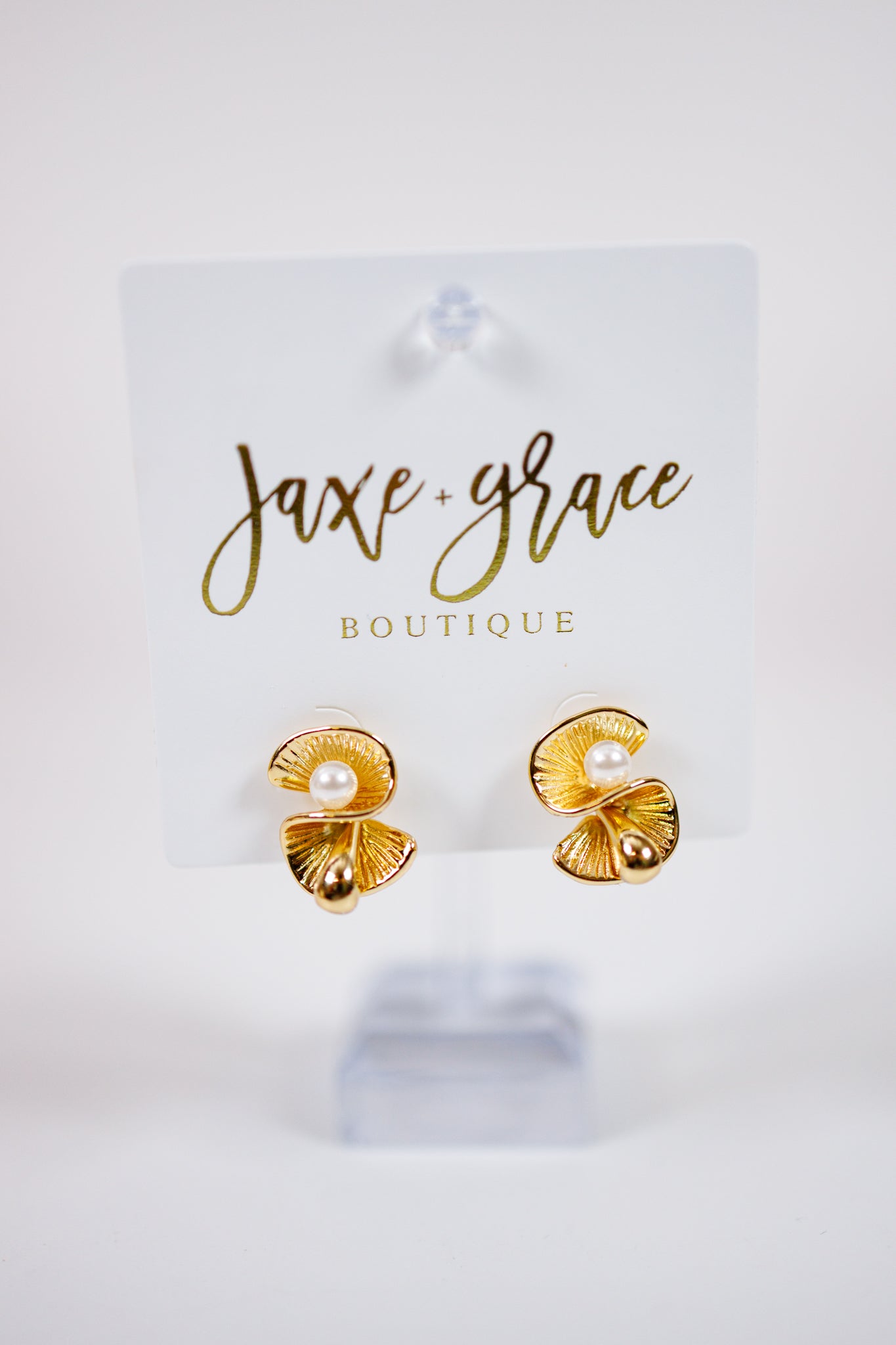 Vintage Inspired Ribbed Pearl Stud Earrings Jaxe + Grace Boutique