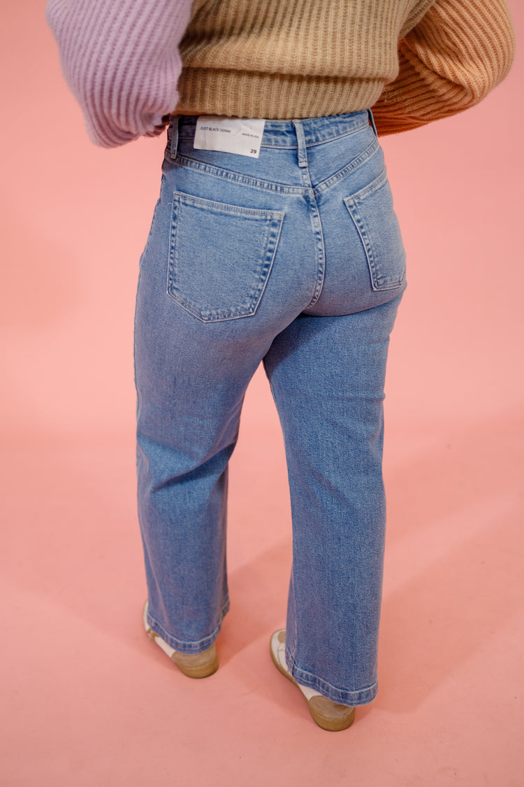 Light Wash Patch Pocket Wide Leg Jeans