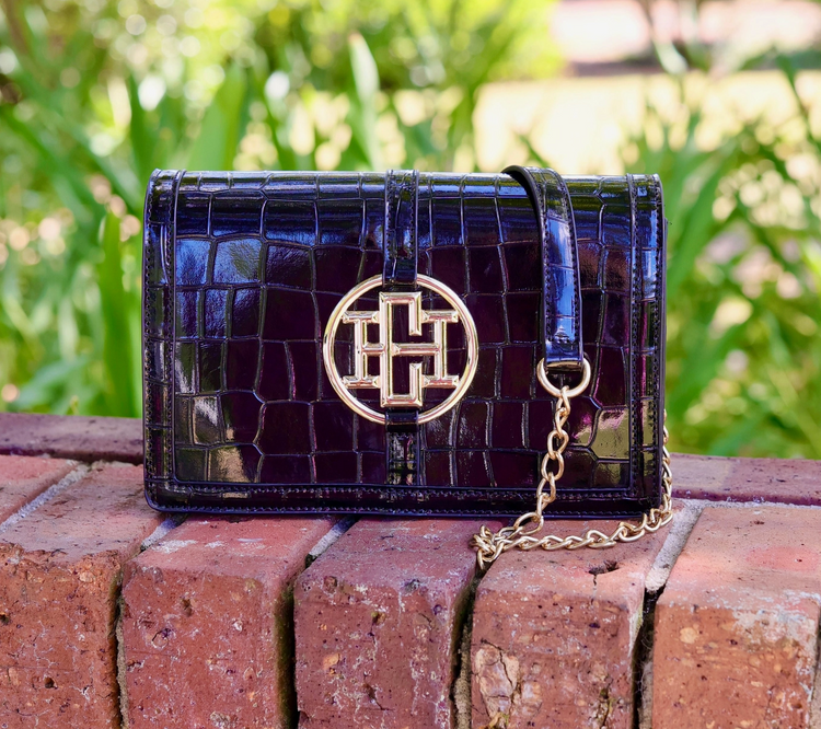 Caroline Hill - Cecilia Circle Logo Purse - BLACK PATENT EC