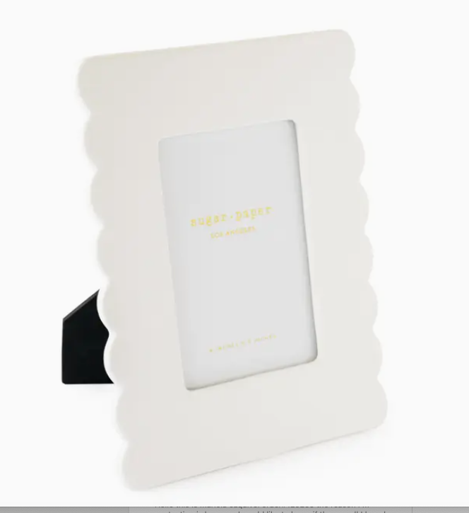White Scallop 4x6 Picture Frame